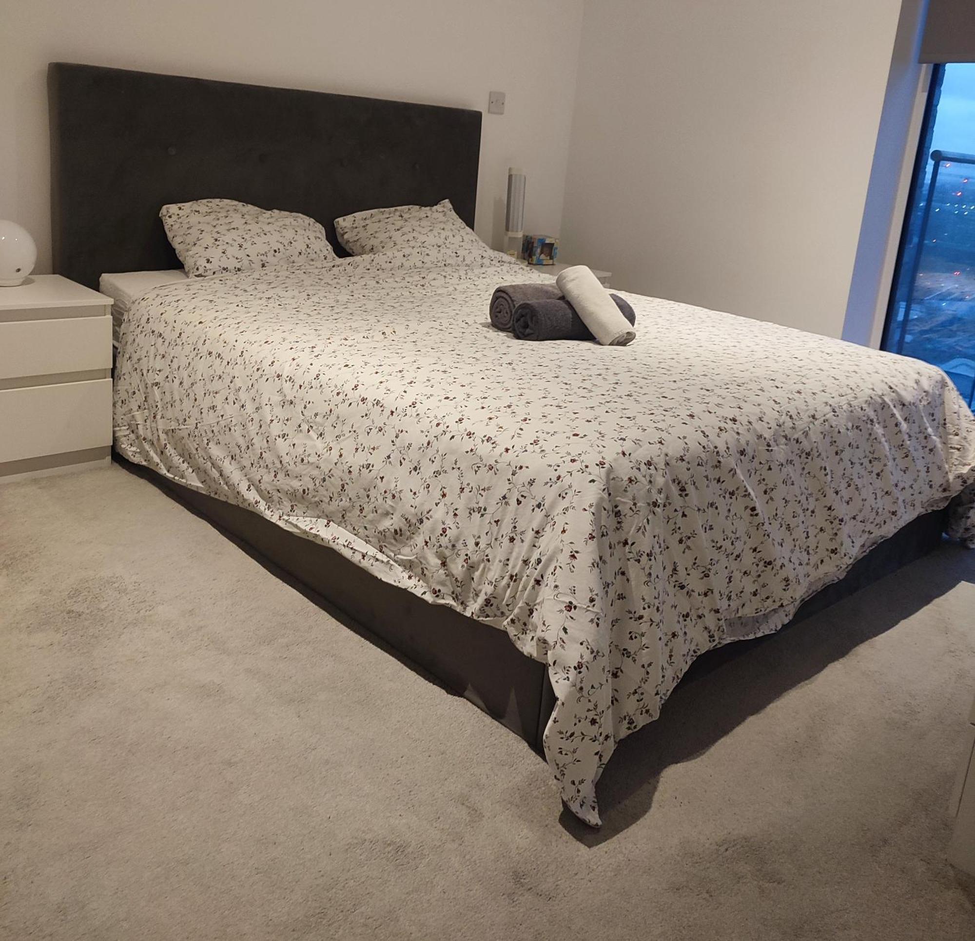 2 Bedroom 2 Bath 1 Ensuite In Roya Asenal Beautiful Views & Parking London Bagian luar foto